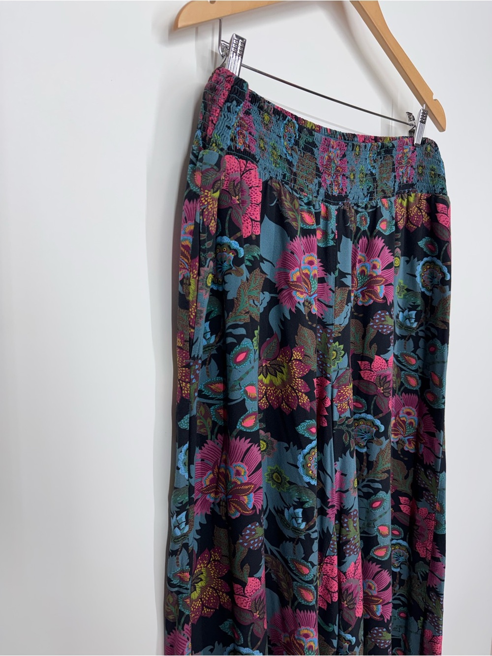 Sundance Dark Floral Wide Leg Pull On Palazzo Pants With Pockets Size XL - Picture 3 of 16
